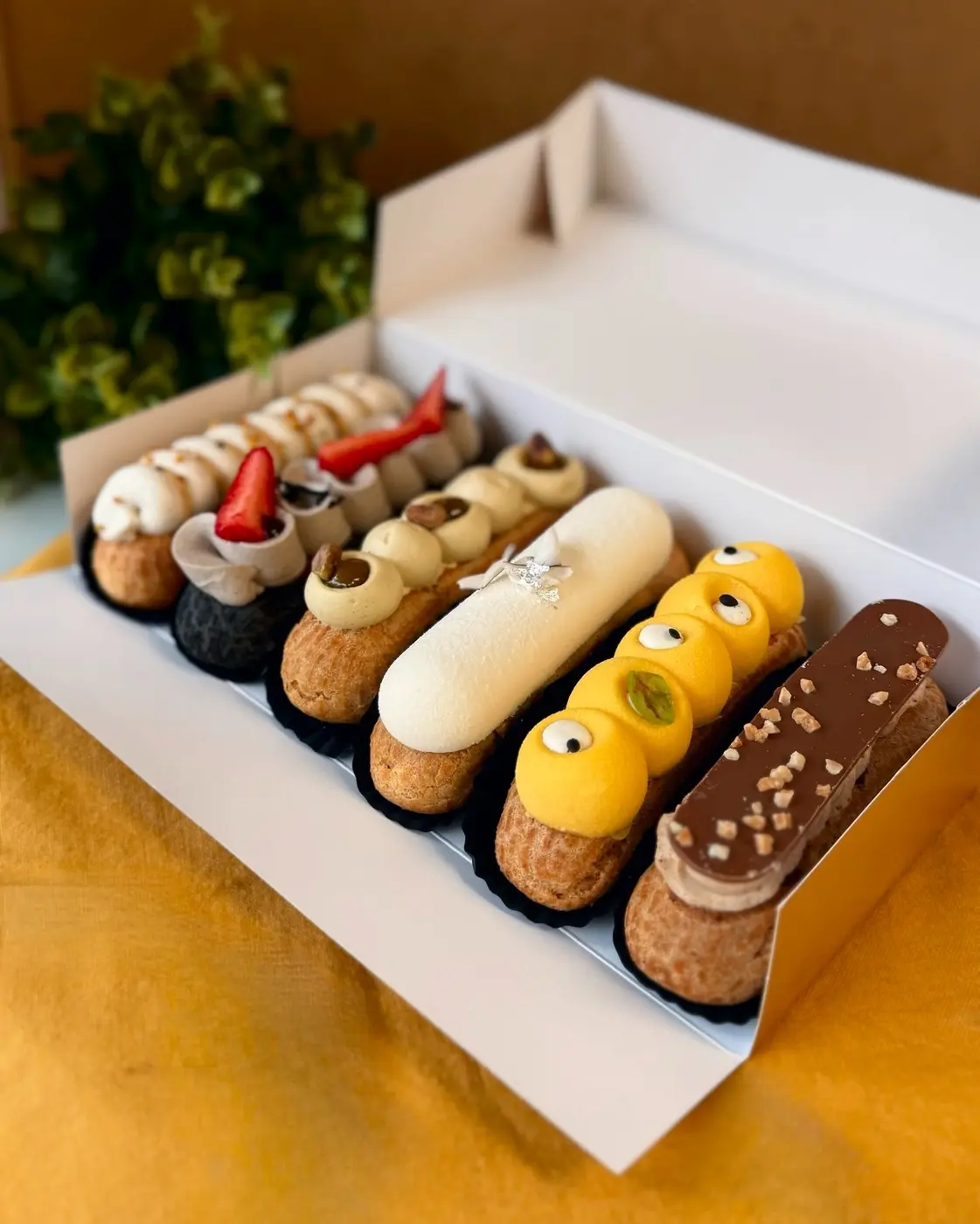 Coffret découverte de nos éclairs signature, prêt à offrir ou à emporter.